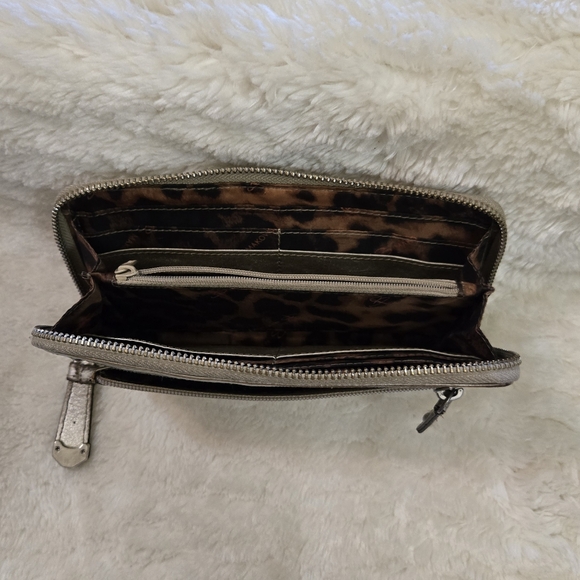 Vintage B Makowsky Accordian Wristlet - Picture 10 of 16